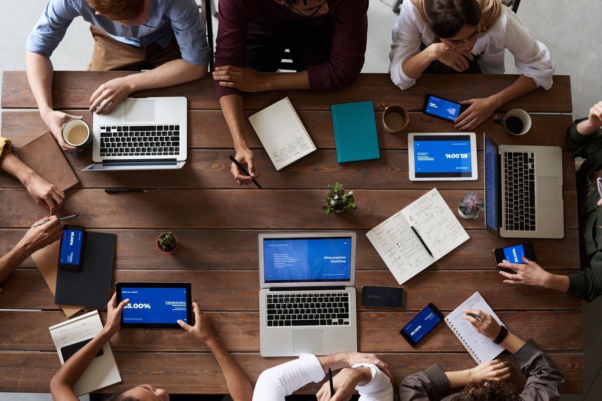 Small Business Invoicing Software vs Free Invoice Generator